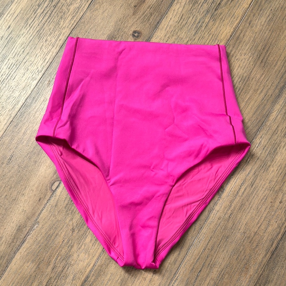 Left on Friday Hi Tide Bikini Bottoms - hot pink